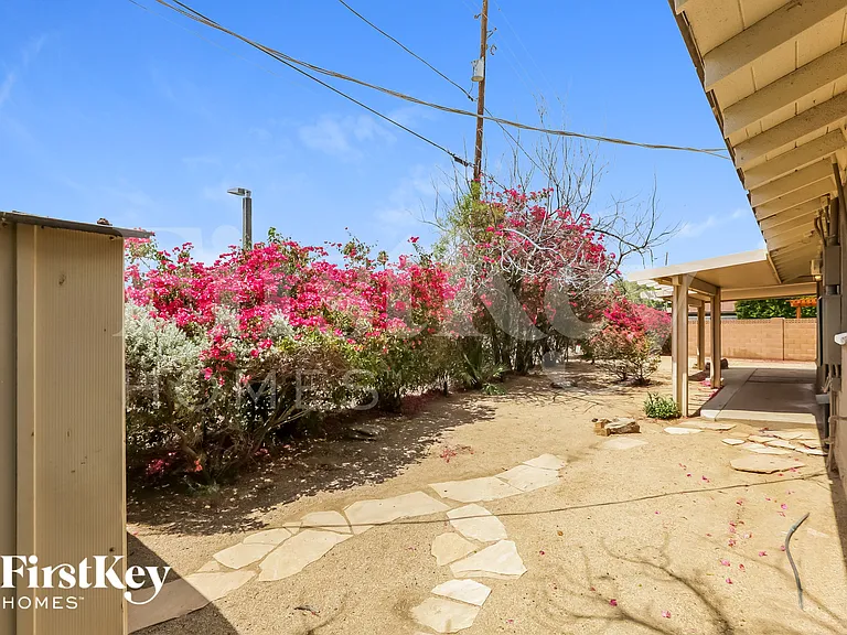 1357 W Sells Dr — Photo 15