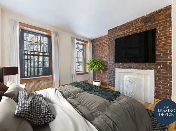 110 Macdougal Street image 1 of 5