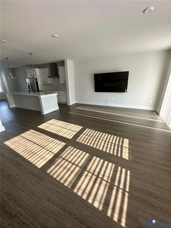 4 bed, 3.5 bath, 2220 sqft, $3,200 — Photo 3