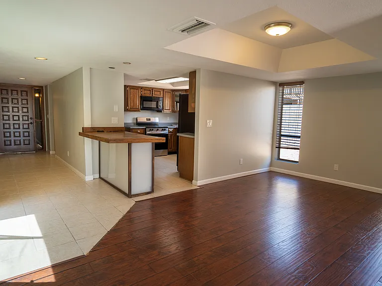 2301 S Grandview Ave — Photo 11