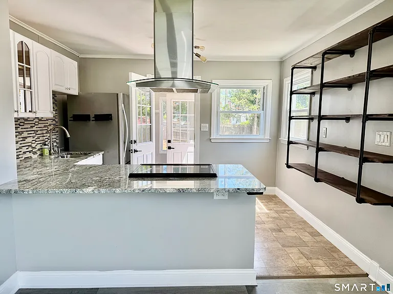 41 Albin Rd — Photo 5
