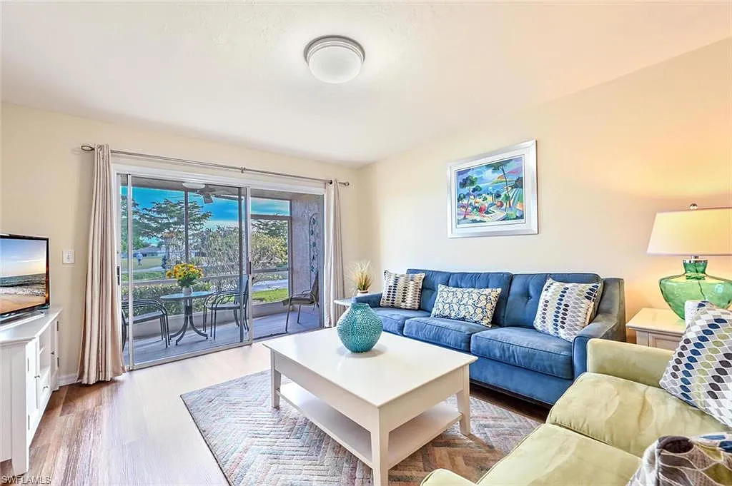 2 bed, 2.0 bath, 1090 sqft, $4,000 — Photo 1