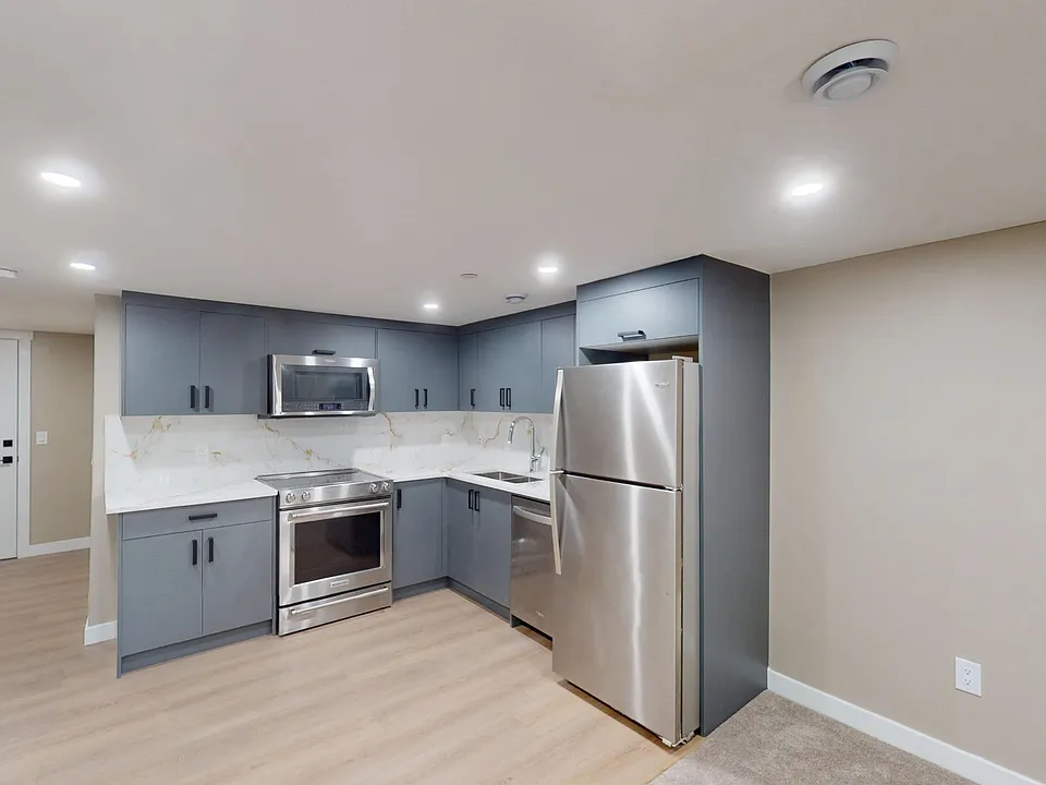 195 Livingston Ave NE