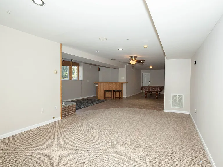 180 Muirfield Ct — Photo 46