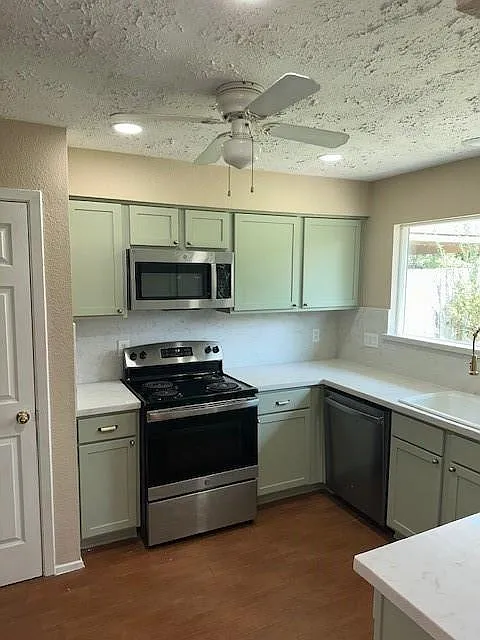 3 bed, 2.0 bath, 1237 sqft, $1,750 — Photo 4