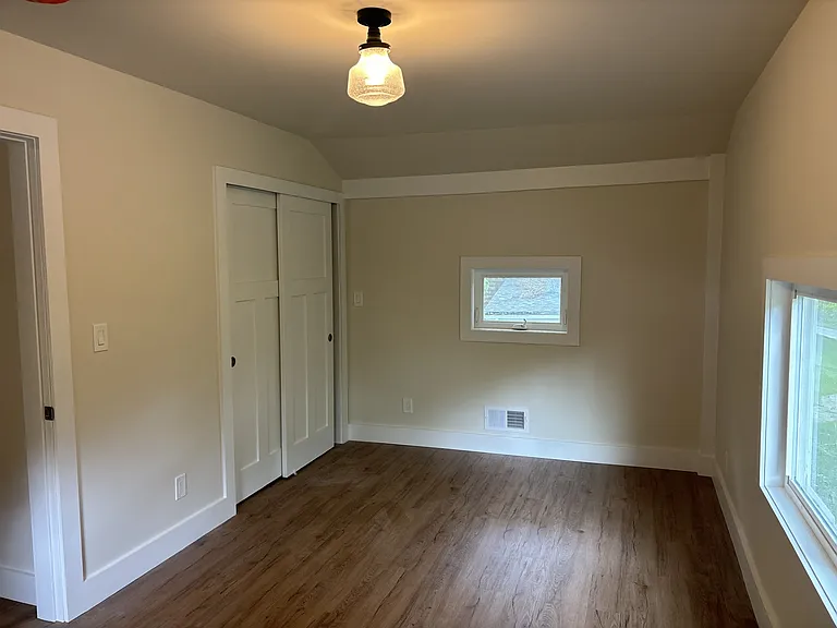 36 E Shore Rd — Photo 31