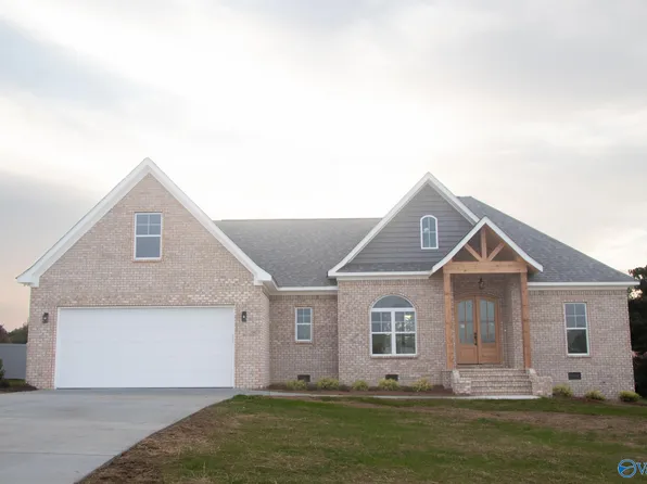 268 Krimson Cir, Albertville, AL 35951