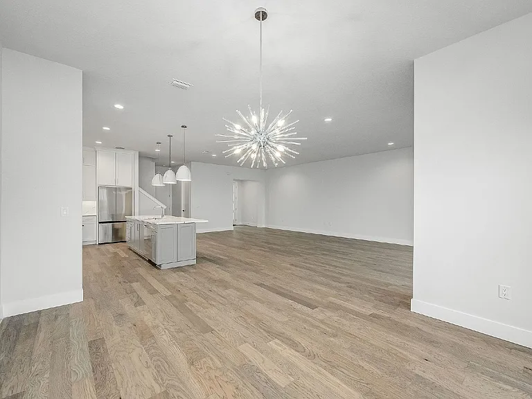 111 Watson Dr — Photo 17