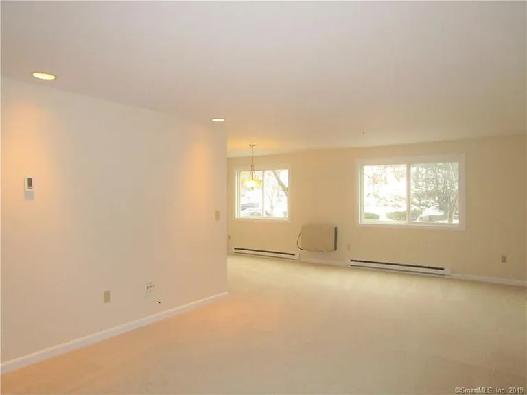 14 Newtown Rd #B12 — Photo 5
