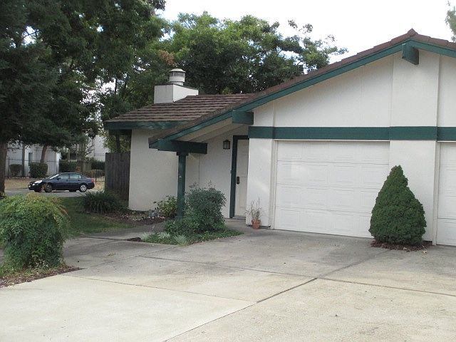 1st image of 2360 Bridlewood Dr