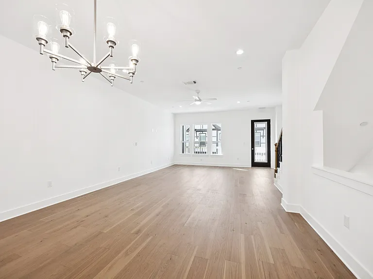 262 Harris St — Photo 2