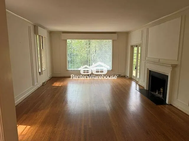 1020 Anderson St — Photo 11