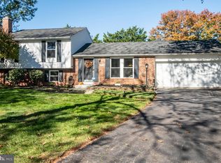 1314 Rock Chapel Rd, Herndon, VA 20170