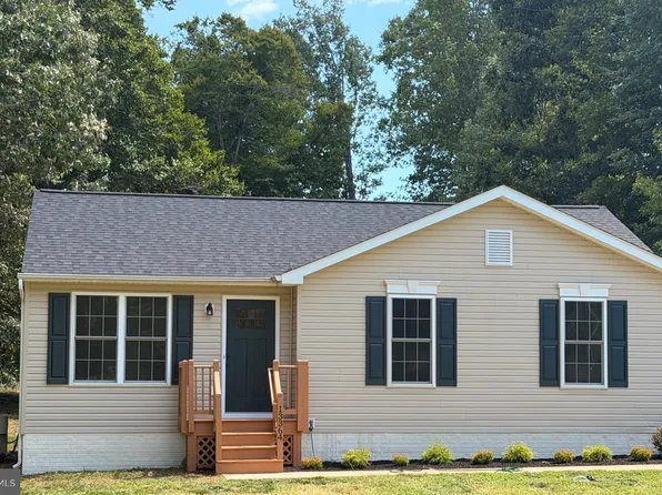 13364 Julien St, Woodford, VA 22580
