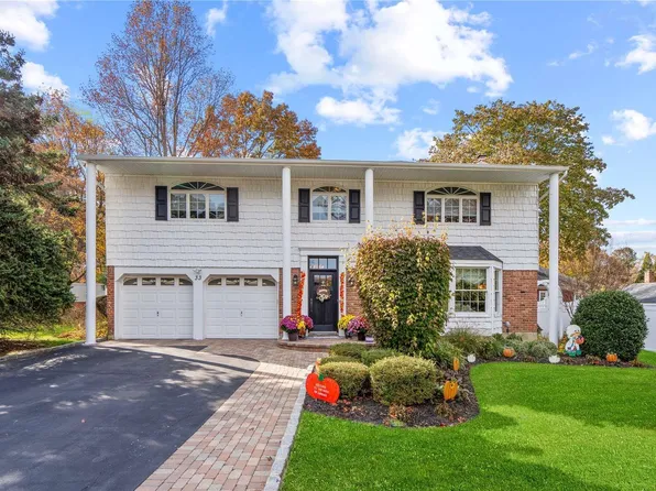 33 Fulton Avenue, Smithtown, NY 11787