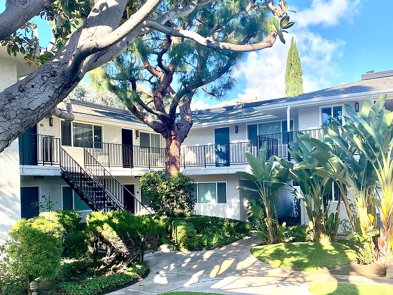 Florida Gardens — Photo 9