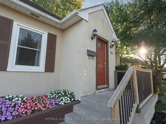 2nd image of 201 Thorold Rd