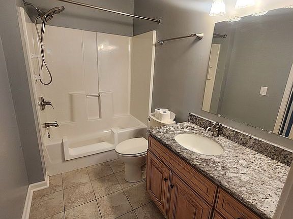 4th image of 503 20th Ave N Unit 3B