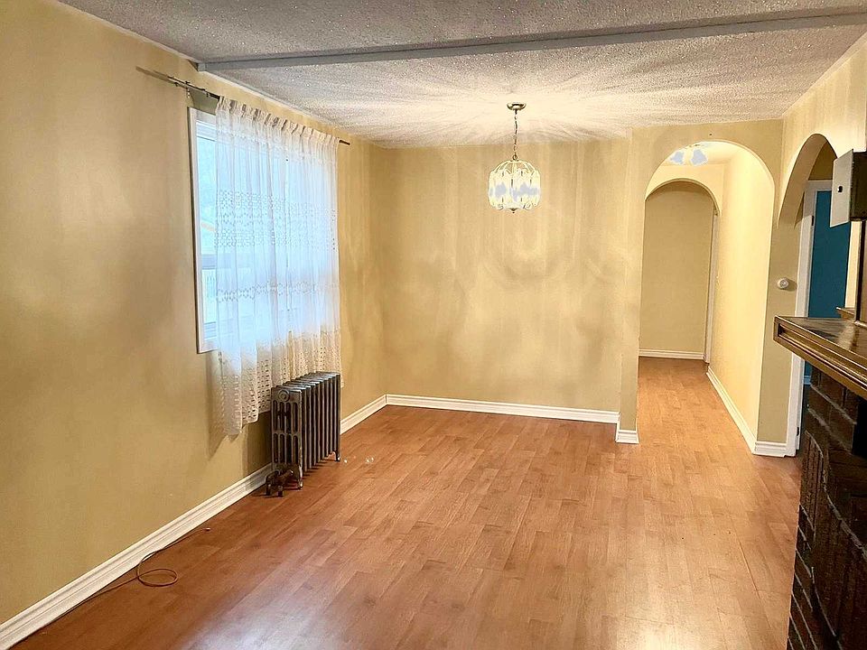 2nd image of 1165 Alexandra Ave