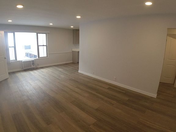 2nd image of 750 N Hayworth Ave APT 14