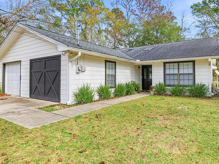 3235 Mound Dr — Photo 3