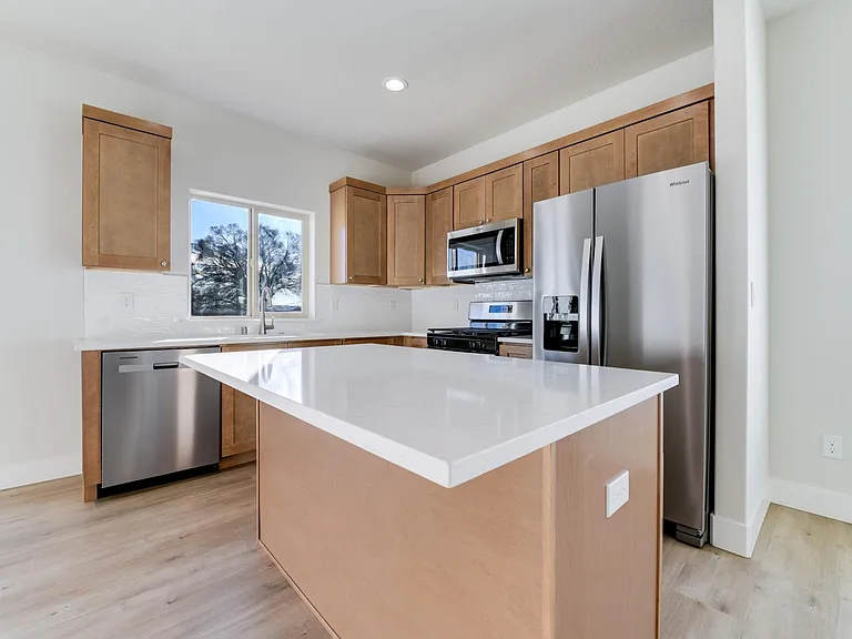 66th Pl — Photo 6