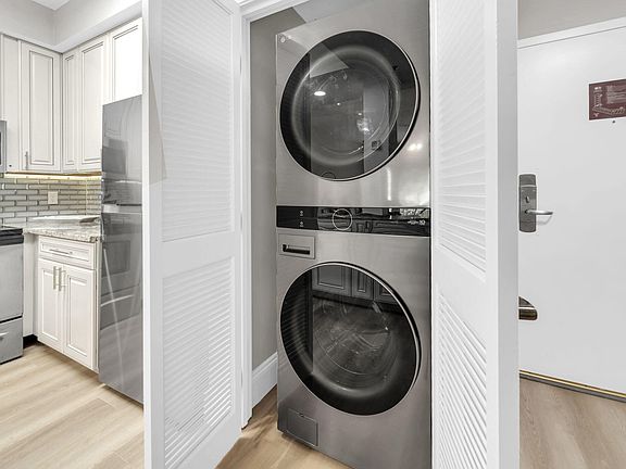 5th image of 515 Topsl Beach Blvd APT 104