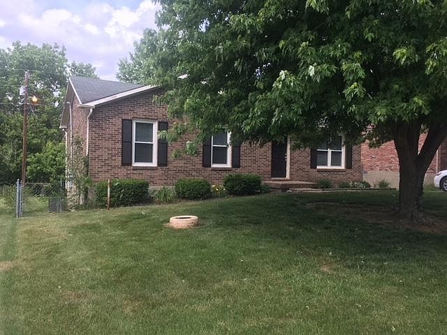 1st image of 1831 Oakwood Dr