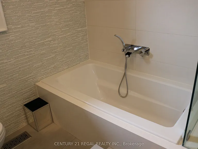 18 Rowse Cres — Photo 9
