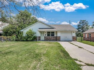 2915 E Shadybrook Ln, Wichita, KS 67214