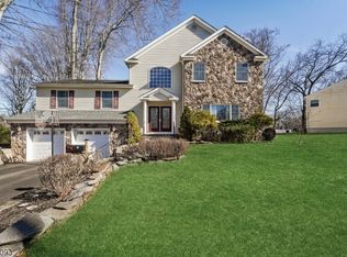 32 Circle Rd, Florham Park, NJ 07932