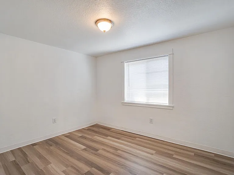 Trees Apartment Available Now — Photo 33