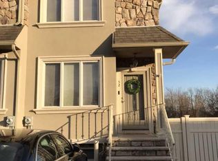52 Calvanico Ln, Staten Island, NY 10314