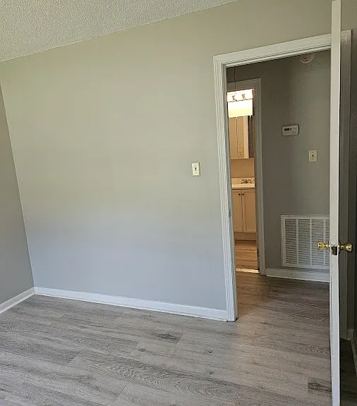 448 Plainview Dr NW — Photo 2
