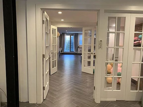 4th image of 213 Butler St #1