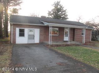 145 S Hill Dr APT 302, Christiansburg, VA 24073