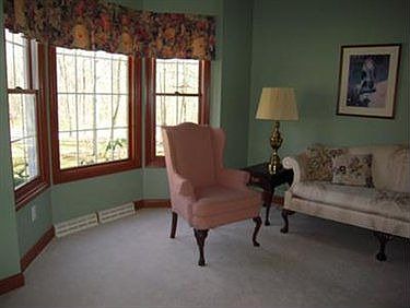 3rd image of 10735 Robert Ln