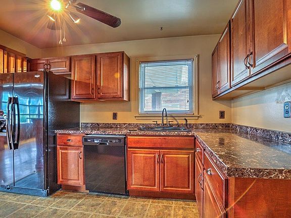 3rd image of 3209 Trinkle Ave NW
