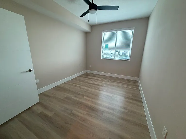 1111 SW 3rd Ave #220 — Photo 15