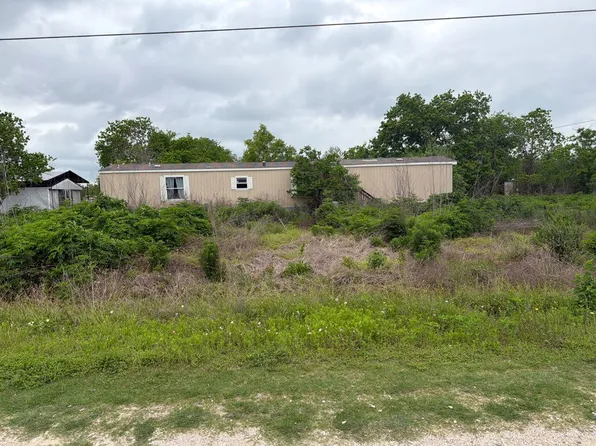 200 Kubes Crossing Ln, Dayton, TX 77535