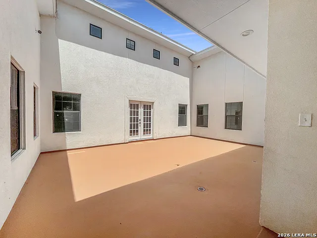 233 Esmeralda Dr — Photo 31