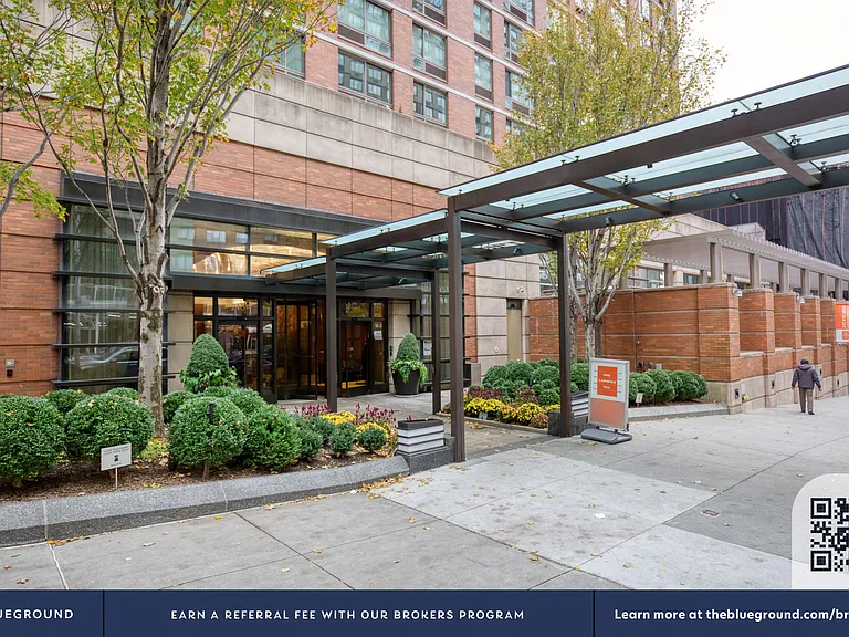 215 E 96th St #21J — Photo 26