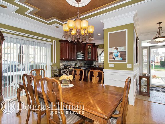 3rd image of 88 Pond Cir