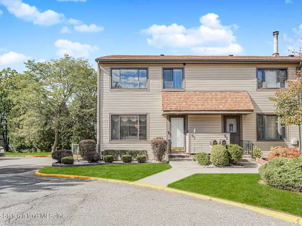 97 Bower Ct, Staten Island, NY 10309