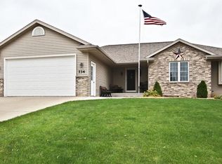 734 Bodewadomi Cir, Kewaskum, WI 53040