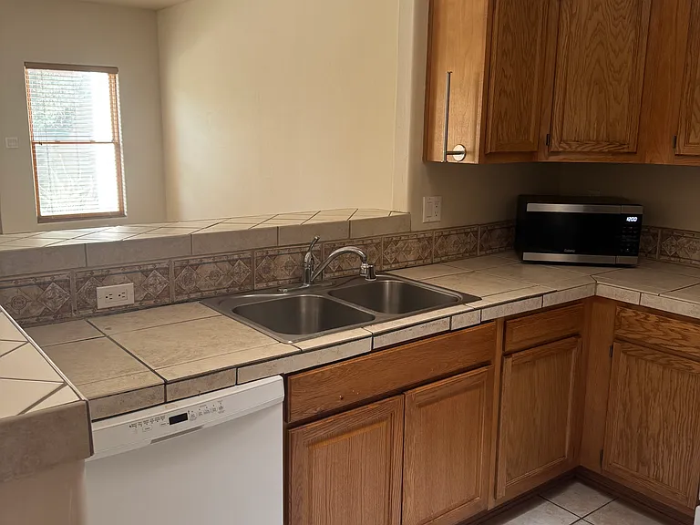 3039 Southern Blvd SE #A — Photo 8