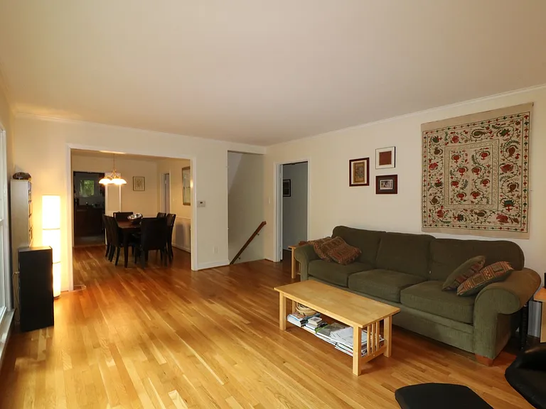 6703 Rannoch Rd — Photo 13