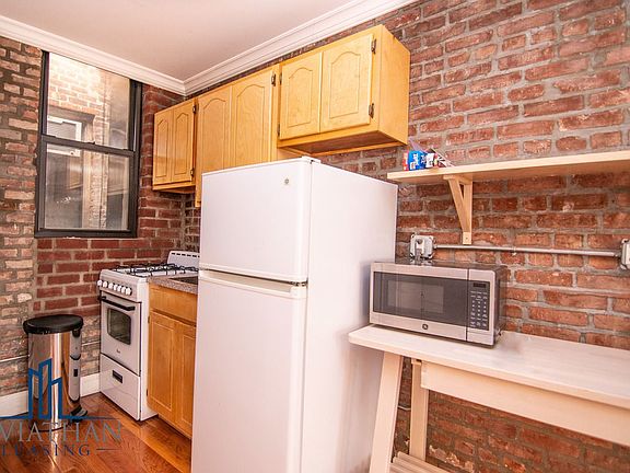 4th image of 103 E 2nd St #14C