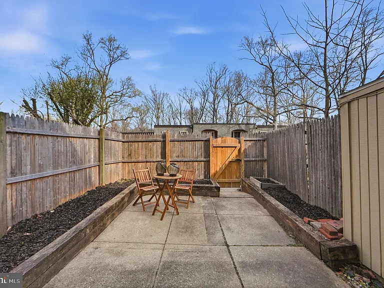 8230 Carrleigh Pkwy #84 — Photo 4