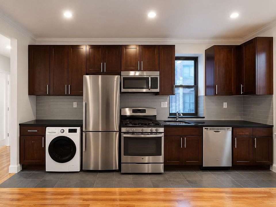 1st image of 329 Lincoln Pl #4P